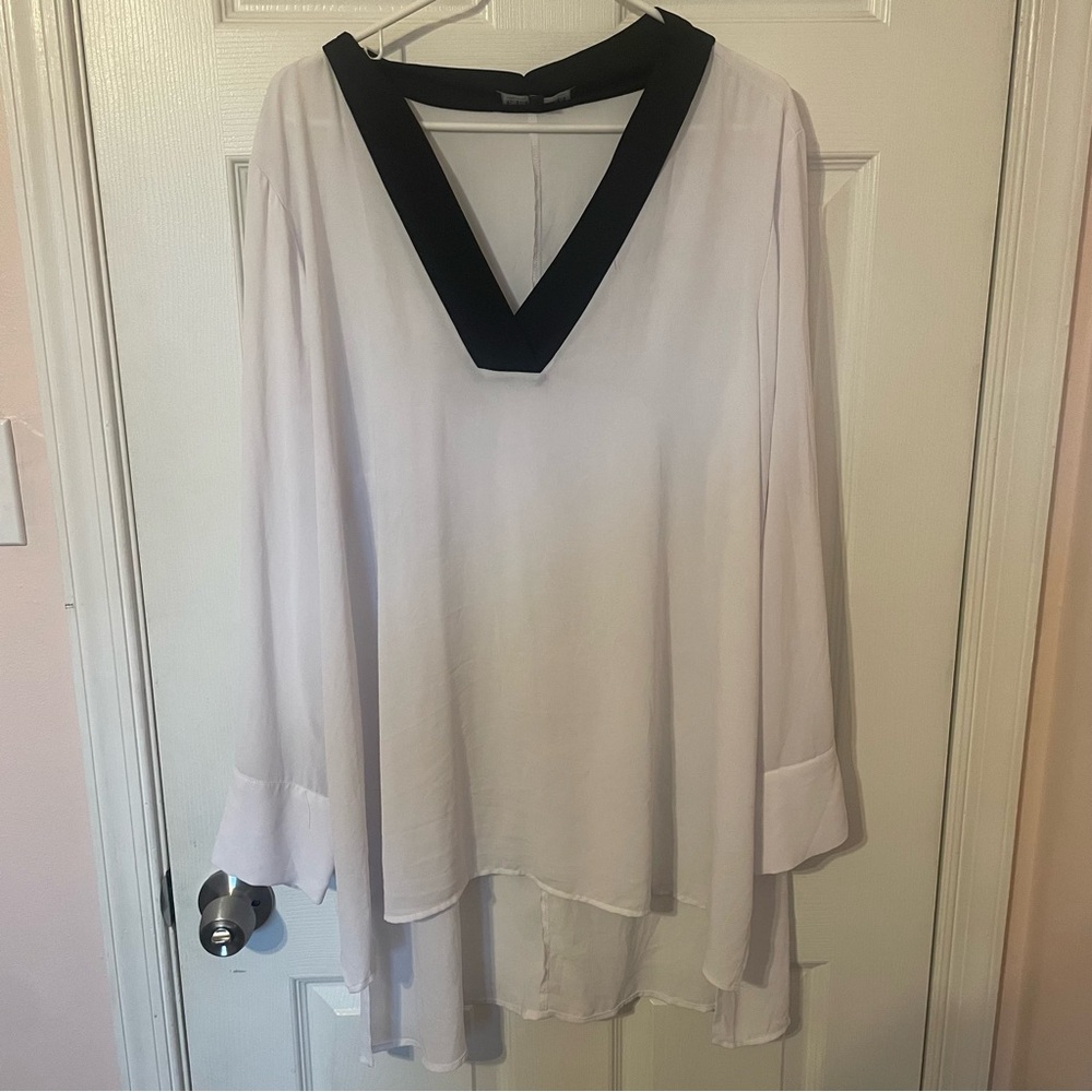 Eloquii White Tunic Blouse with Black Collar